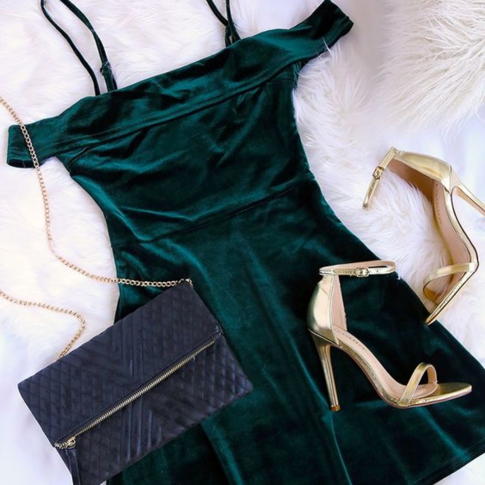 Lulus Dark Green Velvet off shoulder dress